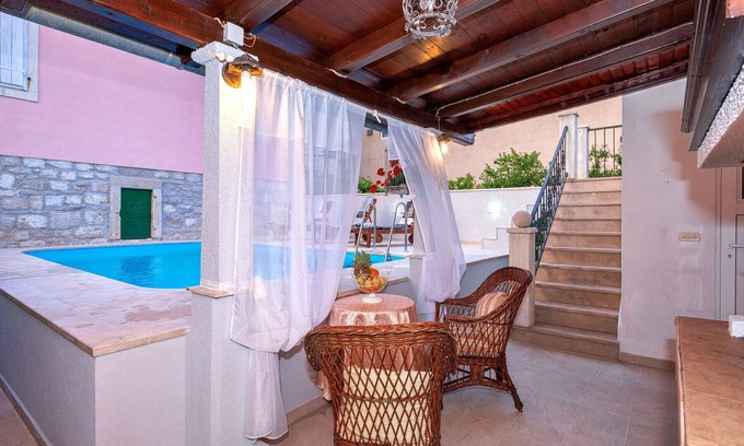 Island Hvar Villa | Villa Waterfront: Private Pool & Captivating Ocean Views
