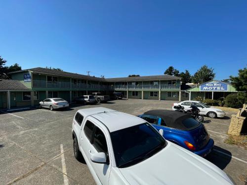 Florence Hotel | Budget-Friendly Villa West Motel: Family and Pet Welcoming