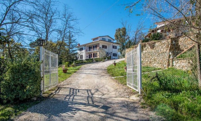 Fauglia House | Idyllic Villa with Pool: Perfect for Families Near Pisa