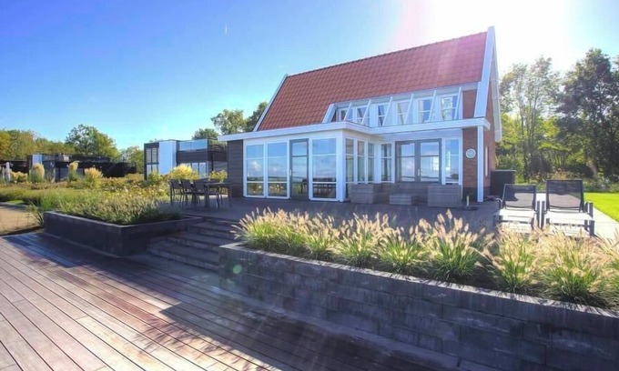 Hulshorst House | Family-Friendly Villa with 3 Bedrooms and Terrace Escape