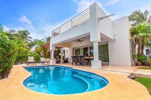 Playacar Fase I Villa | Villa Pura Vida: Oceanview Retreat with Private Pool