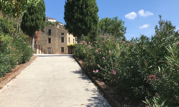 Penna San Giovanni Villa | Elegant Villa with Private Pool, Steps from the Village