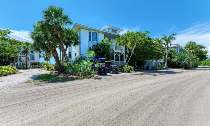 Palm Island Villa | Villa with a Spectacular view of the Gulf plus Resort Amenity Access, A3624A