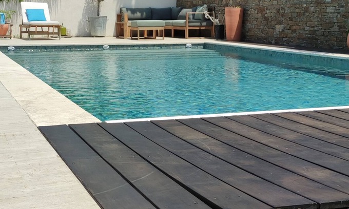 Carnoux-en-Provence Villa | Immaculate Villa with Private Pool and Ocean View Near Cassis