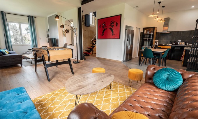 Le Pian-sur-Garonne House | Scenic Villa with Breathtaking Views for Family Getaways