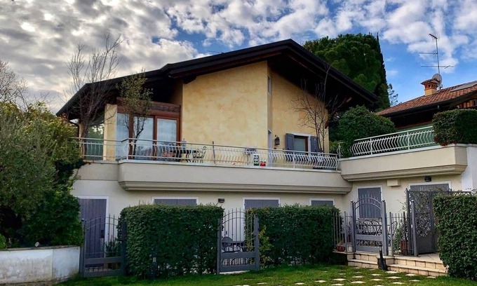 Lonato del Garda Villa | Relaxing Villa with Garden & Pool on Beautiful Lake Garda
