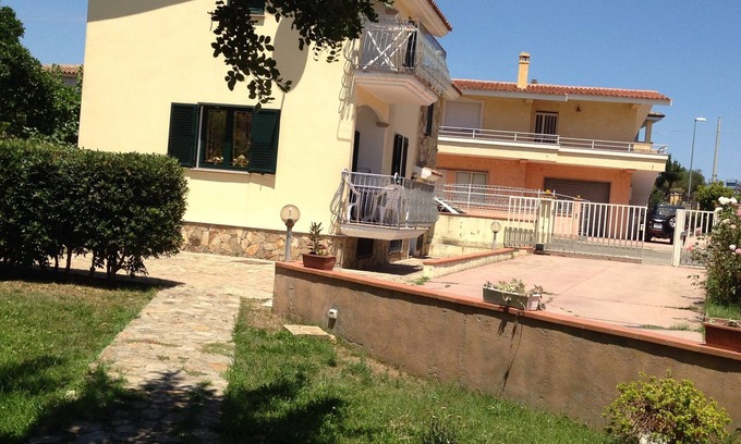 Posada House | Garden Villa with Pool and Parking for Ideal Getaways