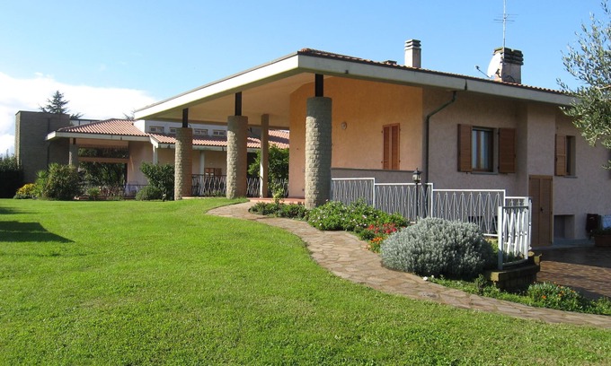 Lake Bracciano Villa | Pet-Friendly Villa with Garden Near Lake Bracciano