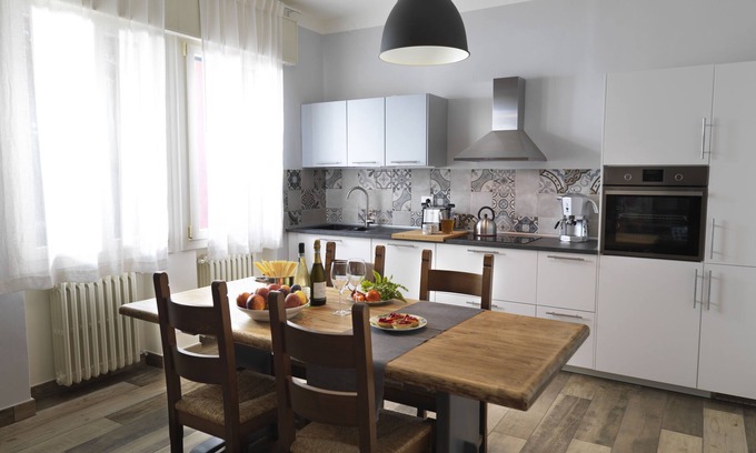 Due Carrare House | Enchanting Villa with Garden Near Venice and Vineyard Views