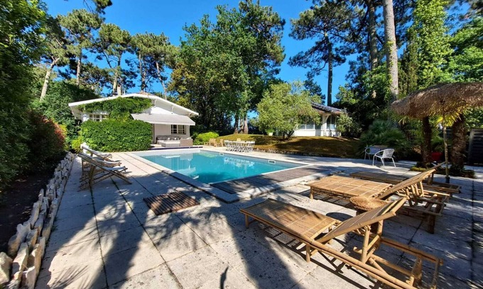 Pyla-sur-Mer House | Elegant Villa with Heated Pool Just Steps from the Dune