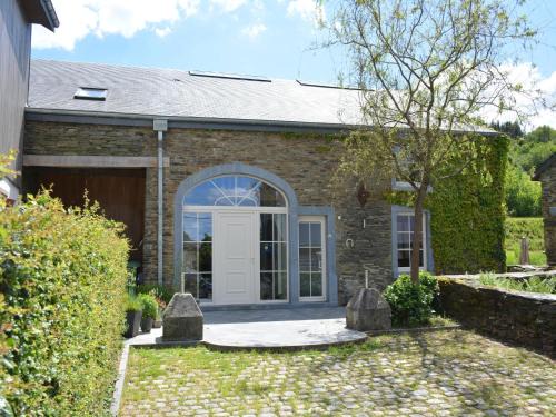 Gembes House | Relaxing Villa with Hot Tub in a Tranquil Setting