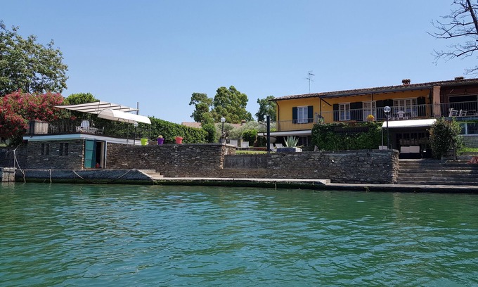 Ameglia Villa | Idyllic Villa with Jetty by the Magra River