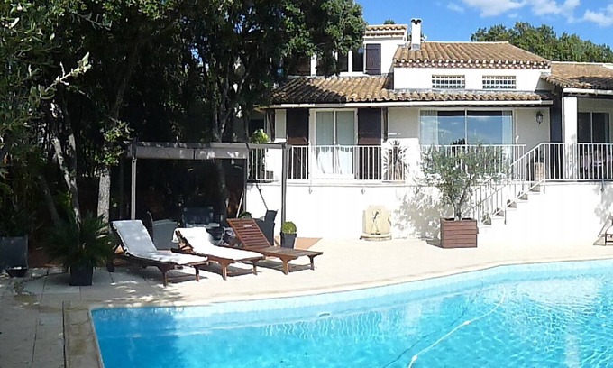 Saint-Gely-du-Fesc Villa | Beautiful Villa with Private Pool by Golf Course in Languedoc