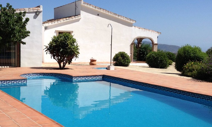 Alcaucin Villa | Villa with Private Pool, Mountain & Lake Views - Rated 9.4