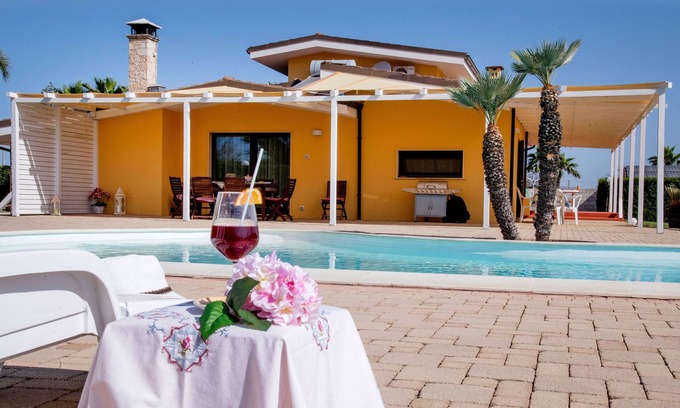 Melissano Villa | Relaxing Villa with Private Pool in Beautiful Salento