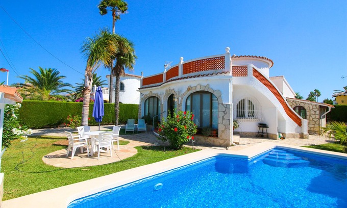 Els Poblets Villa | Elegant Villa with Garden and Pool in Els Poblets