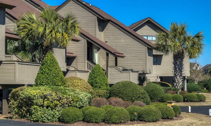Litchfield by the Sea Condo | Seaside Villa with Pool Access in Litchfield By the Sea