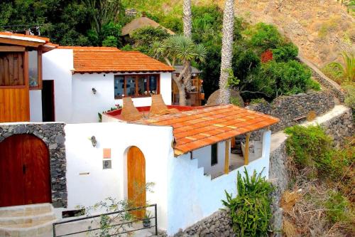 Agulo Villa | Oceanfront Villa with Spectacular Ocean Views & Family Friendly