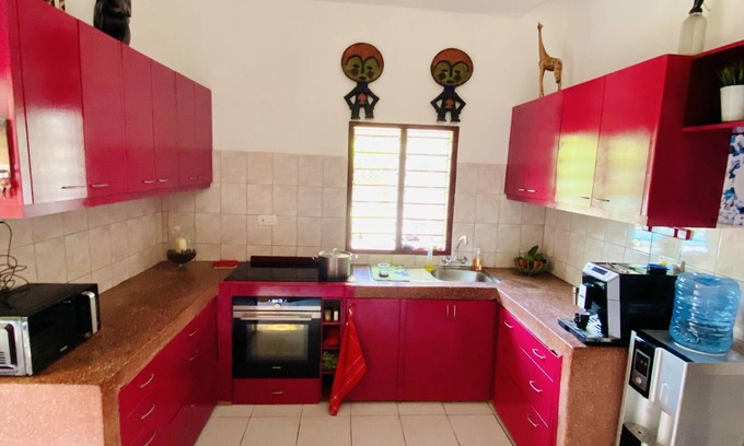 Ukunda Villa | Relaxing Villa with Private Pool Near Beach and Dining