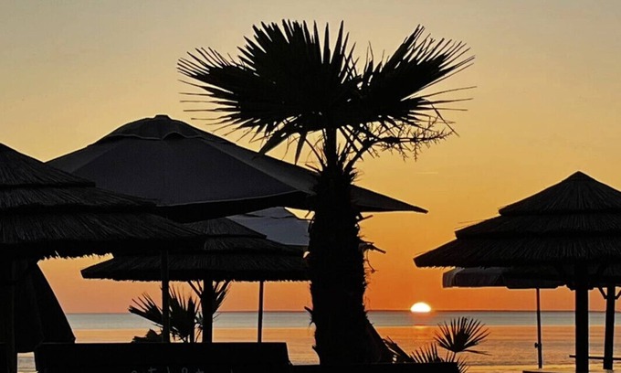Quartier des Boucholeurs House | Beachfront Villa with Pool and Spectacular Sea Views