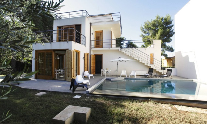 Mandra Capreria House | Idyllic Villa with Pool and Garden Steps from the Sea