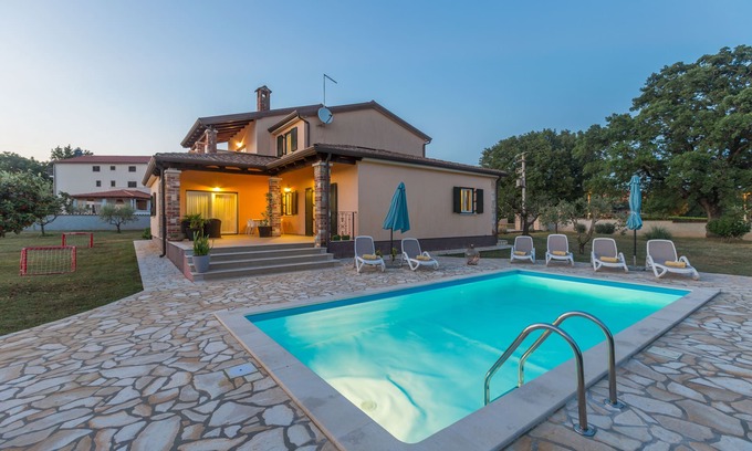 Susnjici Villa | Family-Friendly Retreat with Pool and Scenic Ocean Views