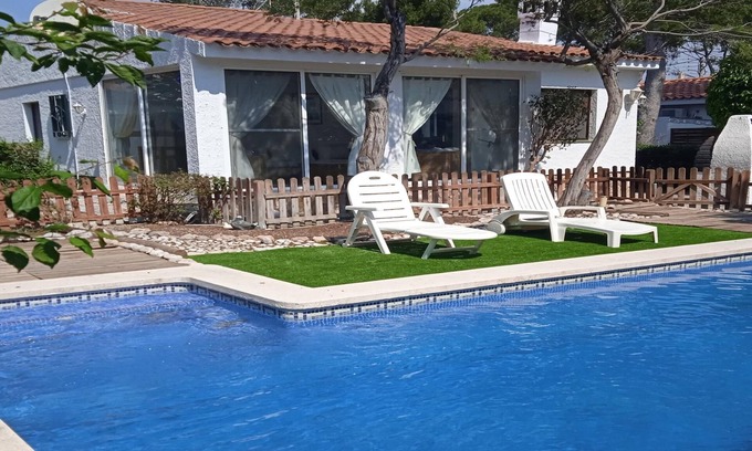 Miami Platja Villa | Relaxing Villa with Pool and Private Garden Near the Sea