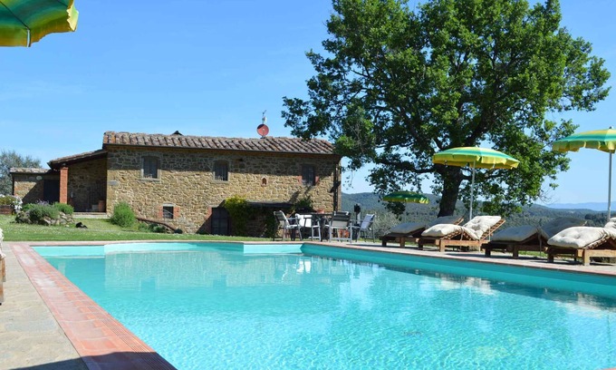Civitella in Val di Chiana Villa | Relaxing Villa with Pool and Garden for Memorable Getaways