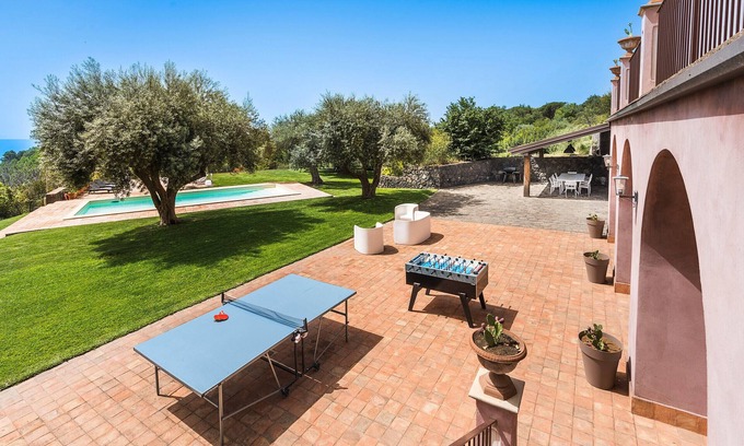 Milo Villa | Relaxing Villa with Pool and Sea Views Near Etna, Sicily