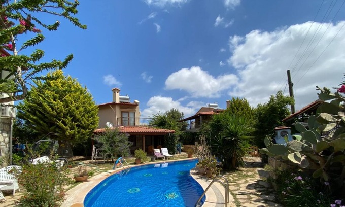 Old Datca Villa | Villa with Pool and View near Old Town in Datca