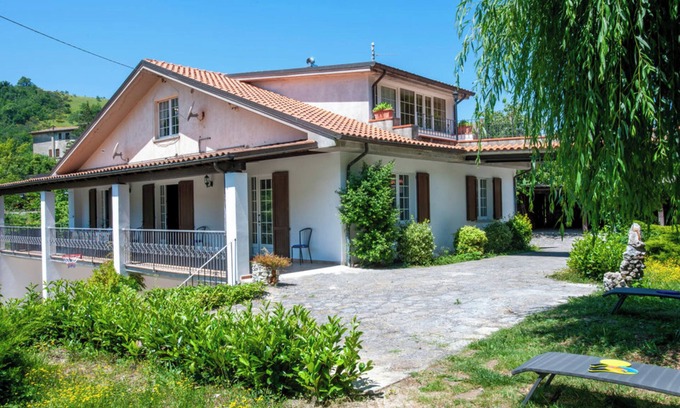 Apecchio Villa | VILLA WITH POOL FOR 14 PEOPLE COMPLETELY FENCED IDEAL FOR VISITING