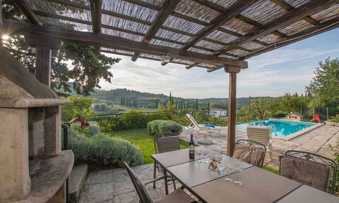 Oprtalj Villa | Inviting Villa with Pool, Ideal for Groups of 12