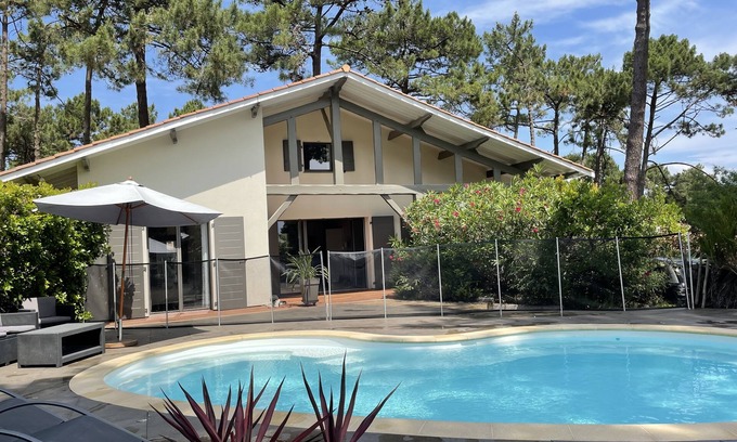 Piraillan House | Elegant Villa with Pool Overlooking Arcachon Bay