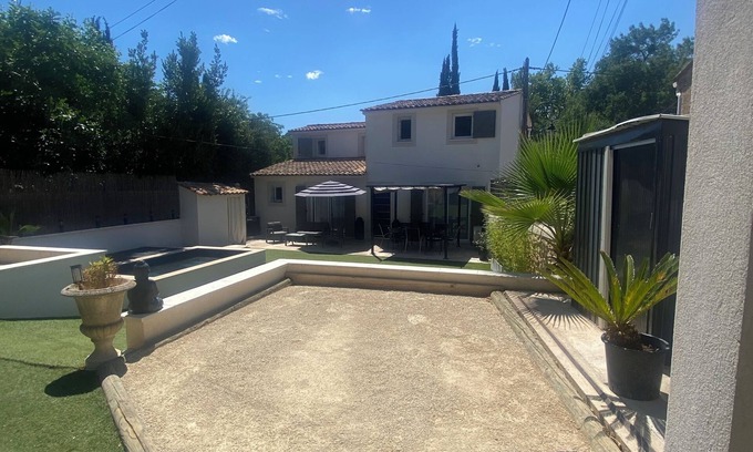 Jouques House | Villa with pool in a pretty village in Provence - 36kms from Aix en Provence