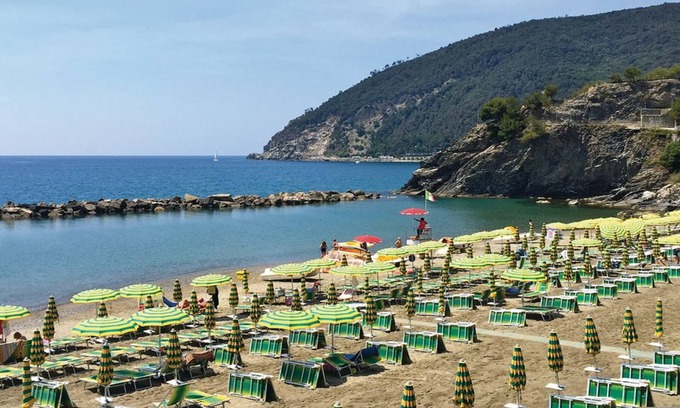 Recco Villa | Beautiful Recco Villa with Pool and Family-Friendly Amenities