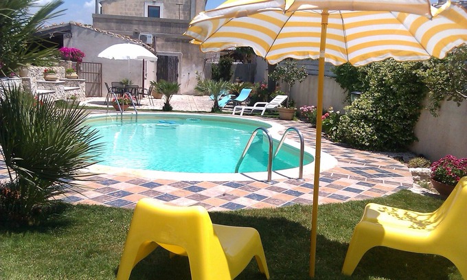 Tresauro Villa | Inviting Villa with Pool and Ocean View in Sicily