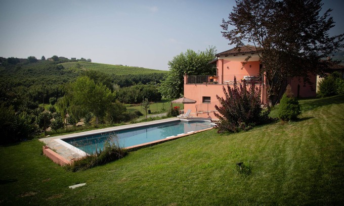 La Morra Villa | Enchanting Villa with Pool in Casa del Moré, Langhe