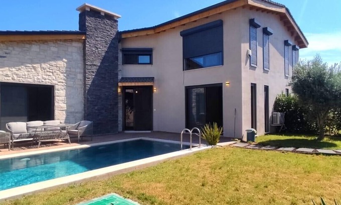 Urla Villa | VILLA WITH POOL IN URLA, CLOSE TO THE SEA AND CITY CENTER