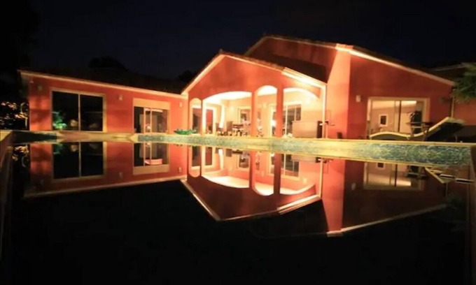 Saint-Laurent Villa | Relaxing Villa with Pool and Jacuzzi for Your Getaway