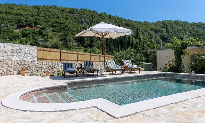 Dubravka Villa | Stunning Villa with Pool Near Cavtat and Dubrovnik