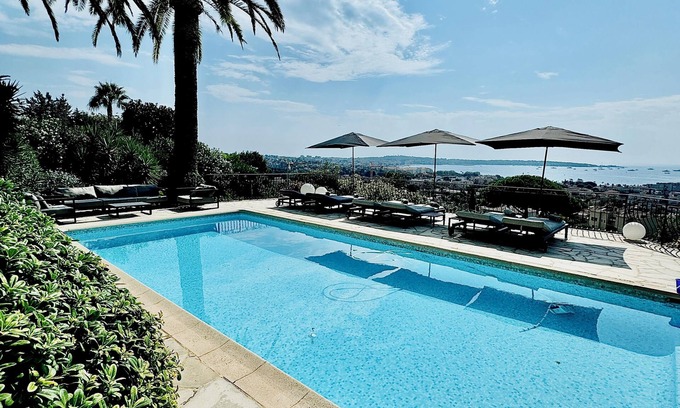 Vallauris Villa | Cozy Villa with Pool and Sea View - Pets Welcome!