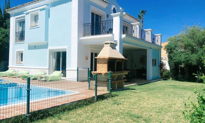 Castillo de Sabinillas Villa | Villa with Private Heated Infinity Pool Near the Port