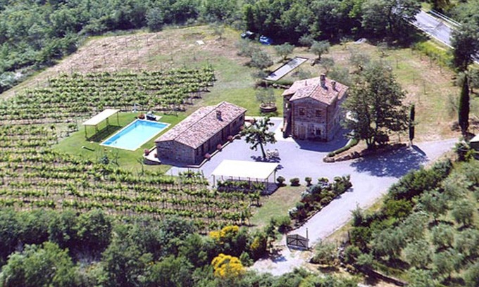 Radicofani Villa | Relaxing Villa with Private Pool and Hot Tub in Val d'Orcia