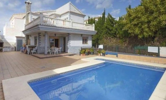 Grao de Gandia Ski Chalet | Beautiful Villa with Private Pool and Oceanfront Views