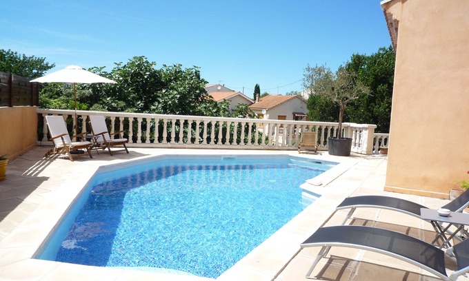 Beziers Villa | Modern Villa with Pool, 20 Minutes from the Ocean