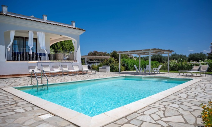 Alghero Villa | Private Pool Villa Near the Sea in Alghero, Rated 9.8/10