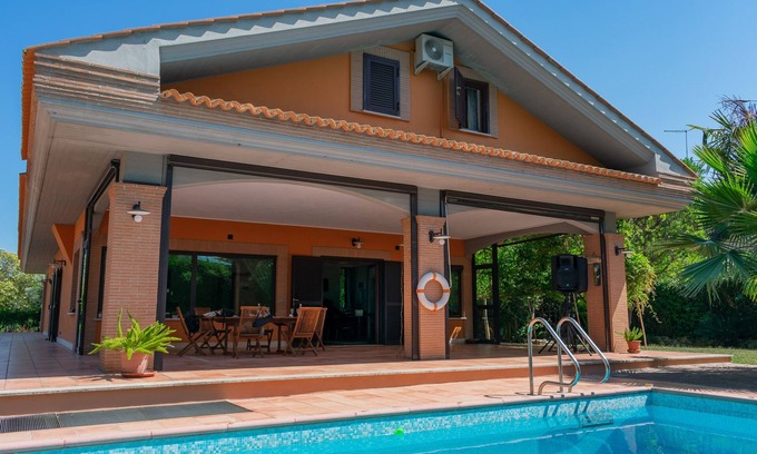 Suburbio IX Aurelio Villa | Exclusive Villa with Private Pool Near Via Aurelia