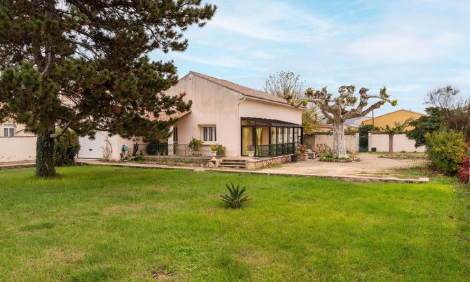 Lapalud Villa | Inviting Villa with Private Terrace and Lake View