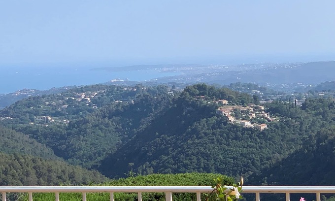 Saint-Jeannet Villa | Experience Villa with Panoramic Sea and Mountain Views
