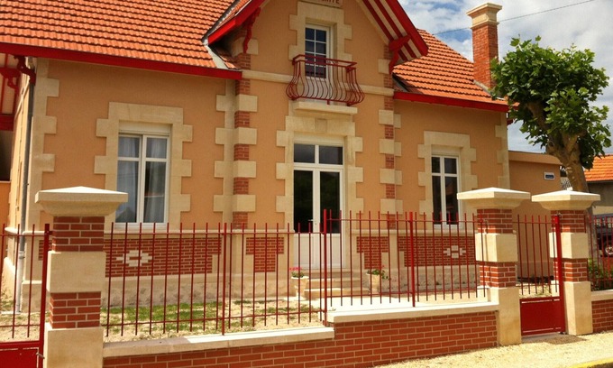 Lacanau-Ocean Villa | Villa with Spa combining charm of the old and modern 2 steps from the beaches